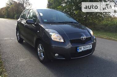 Хэтчбек Toyota Yaris 2010 в Ровно