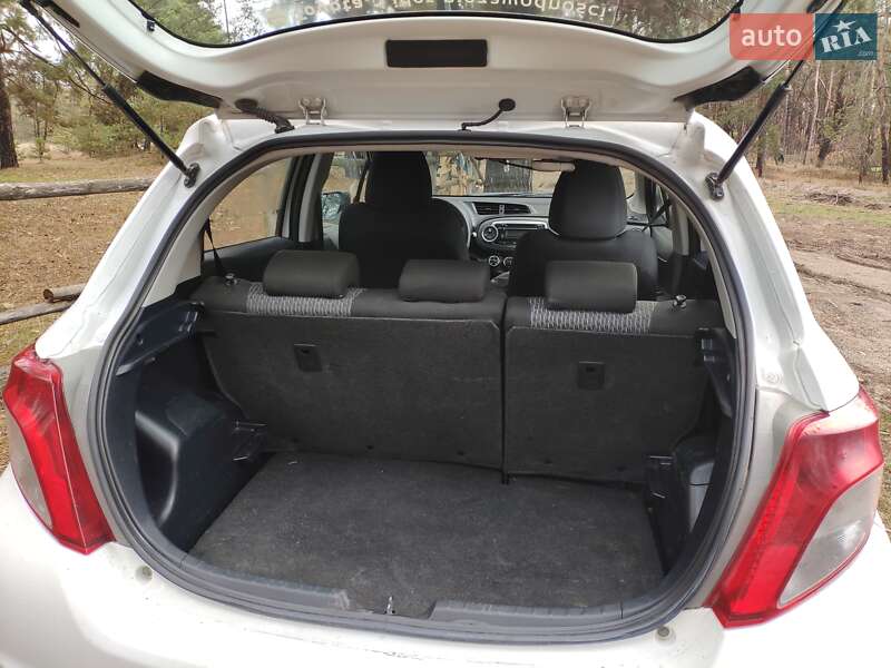 Хэтчбек Toyota Yaris 2012 в Конотопе фото 4 Хэтчбек Toyota Yaris 2012 в Конотопе