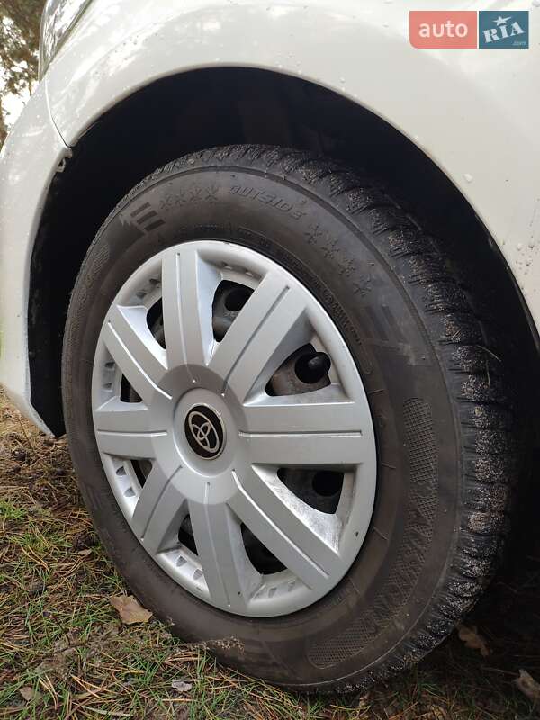 Хэтчбек Toyota Yaris 2012 в Конотопе фото 10 Хэтчбек Toyota Yaris 2012 в Конотопе