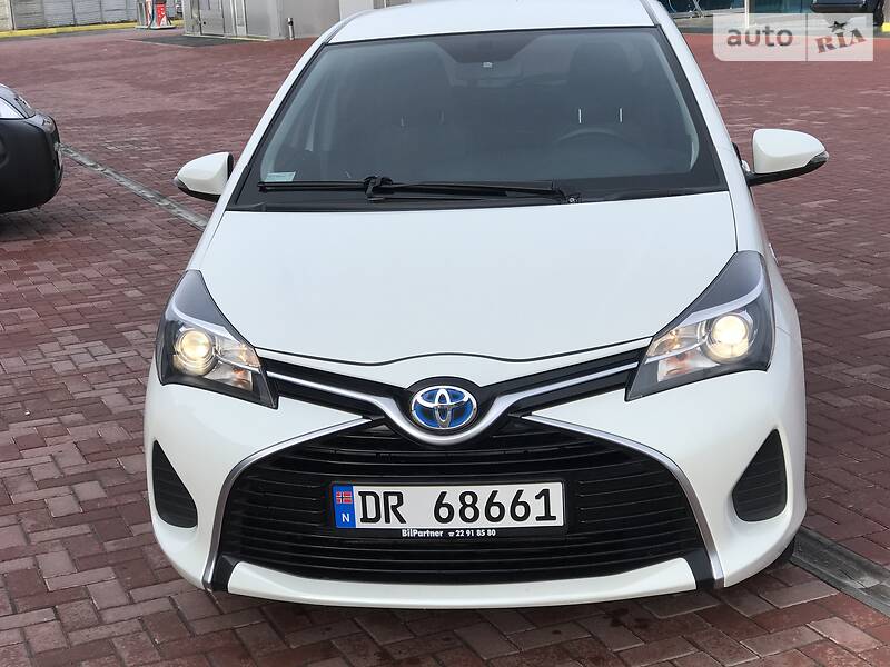 Хетчбек Toyota Yaris 2014 в Рівному