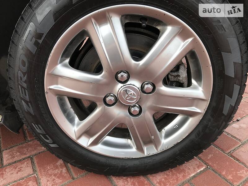 Хетчбек Toyota Yaris 2014 в Рівному