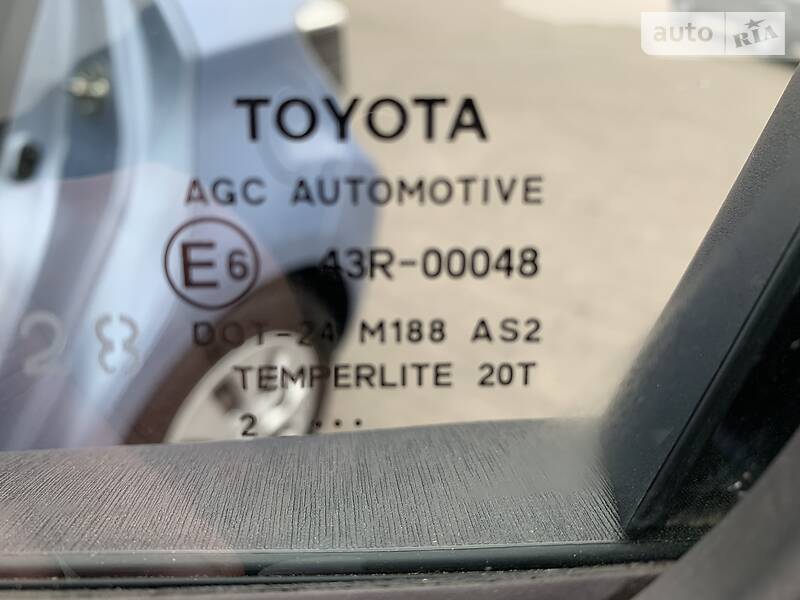 Хетчбек Toyota Yaris 2012 в Києві