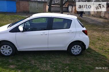 Хетчбек Toyota Yaris 2016 в 