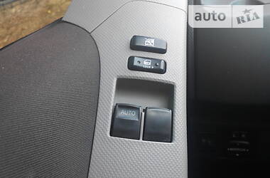 Хетчбек Toyota Yaris 2008 в  фото 3 Хетчбек Toyota Yaris 2008 в