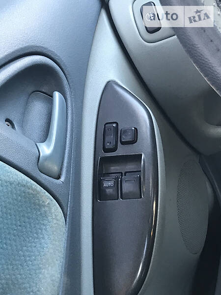 Хетчбек Toyota Yaris 2001 в Краматорську
