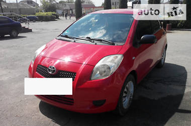 Хетчбек Toyota Yaris 2008 в  фото 2 Хетчбек Toyota Yaris 2008 в