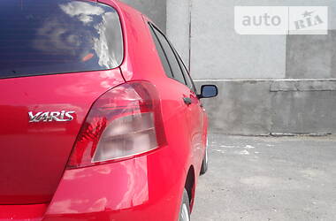Хетчбек Toyota Yaris 2008 в  фото 17 Хетчбек Toyota Yaris 2008 в