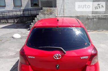 Хетчбек Toyota Yaris 2008 в  фото 19 Хетчбек Toyota Yaris 2008 в