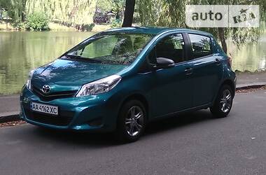 Хетчбек Toyota Yaris 2013 в Києві