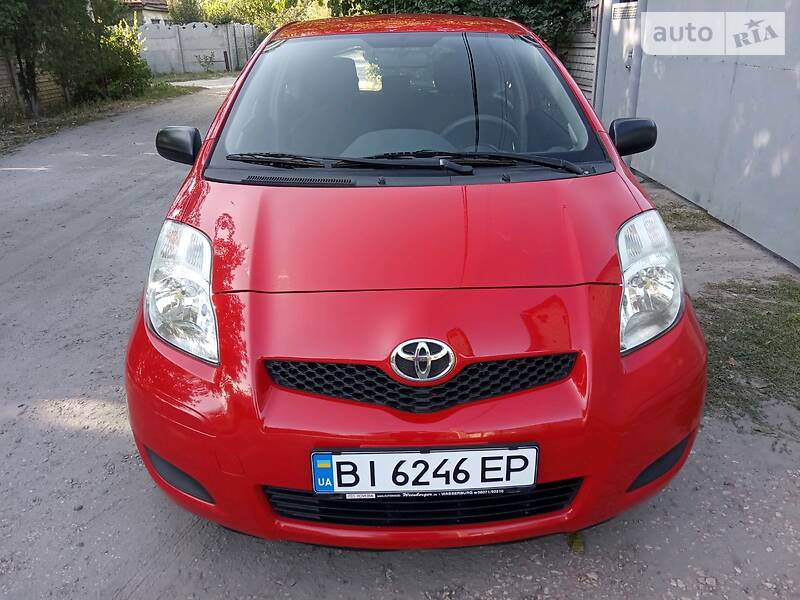 Купе Toyota Yaris 2009 в Кременчуці