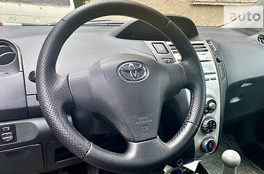 Хэтчбек Toyota Yaris 2008 в Виноградове