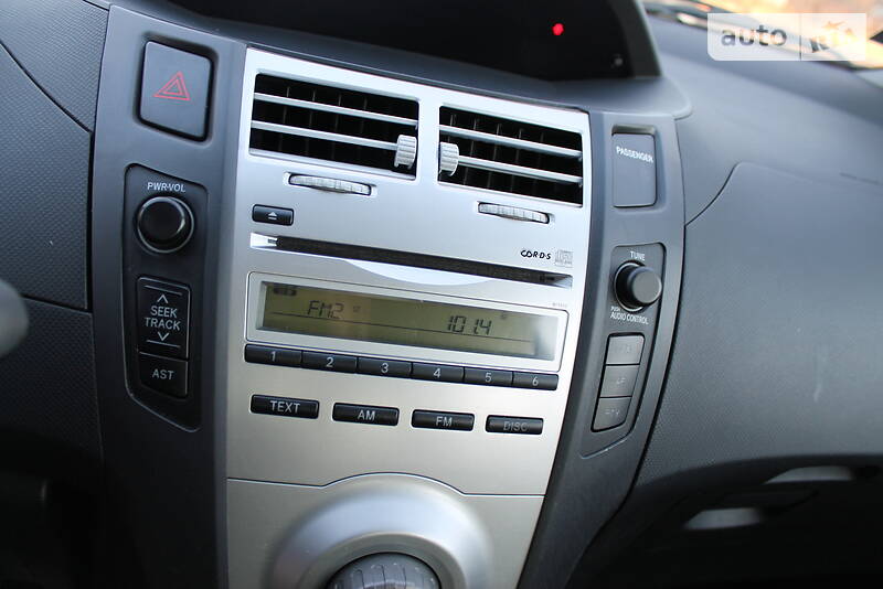 Хэтчбек Toyota Yaris 2008 в Сумах