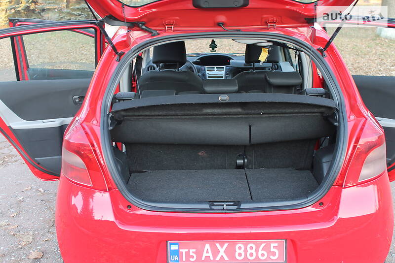 Хэтчбек Toyota Yaris 2008 в Сумах