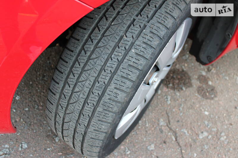 Хэтчбек Toyota Yaris 2008 в Сумах