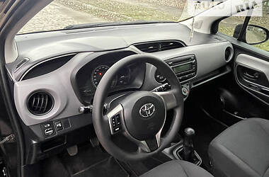 Хэтчбек Toyota Yaris 2015 в Запорожье