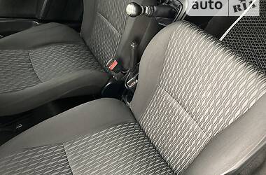 Хетчбек Toyota Yaris 2012 в 