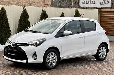 Хэтчбек Toyota Yaris 2015 в Кропивницком