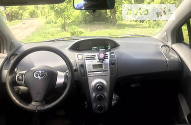 Хэтчбек Toyota Yaris 2006 в Чернигове