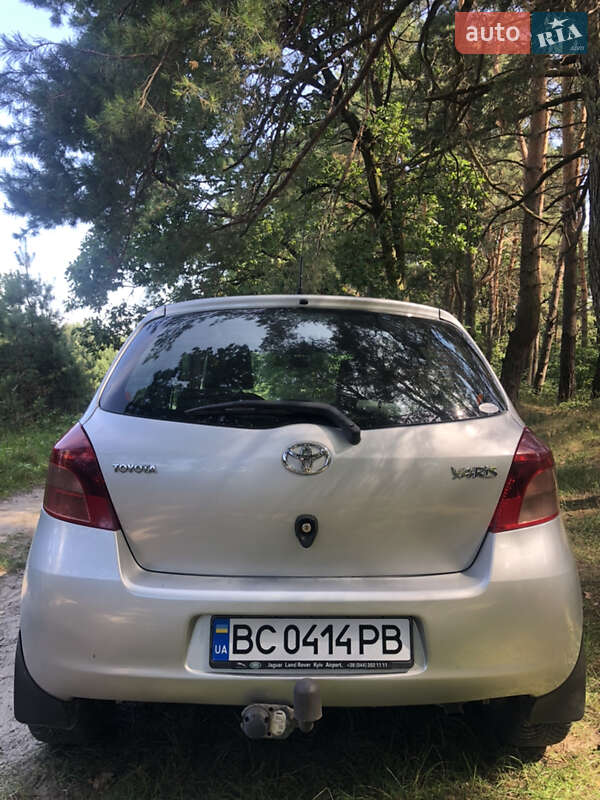 Хетчбек Toyota Yaris 2008 в Львові