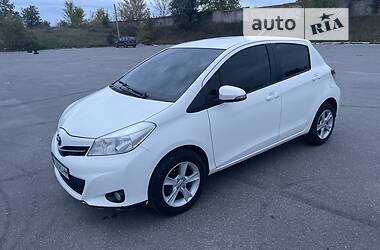 Хетчбек Toyota Yaris 2012 в 