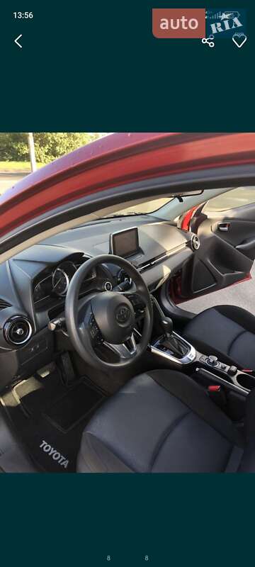 Седан Toyota Yaris 2017 в Чернигове