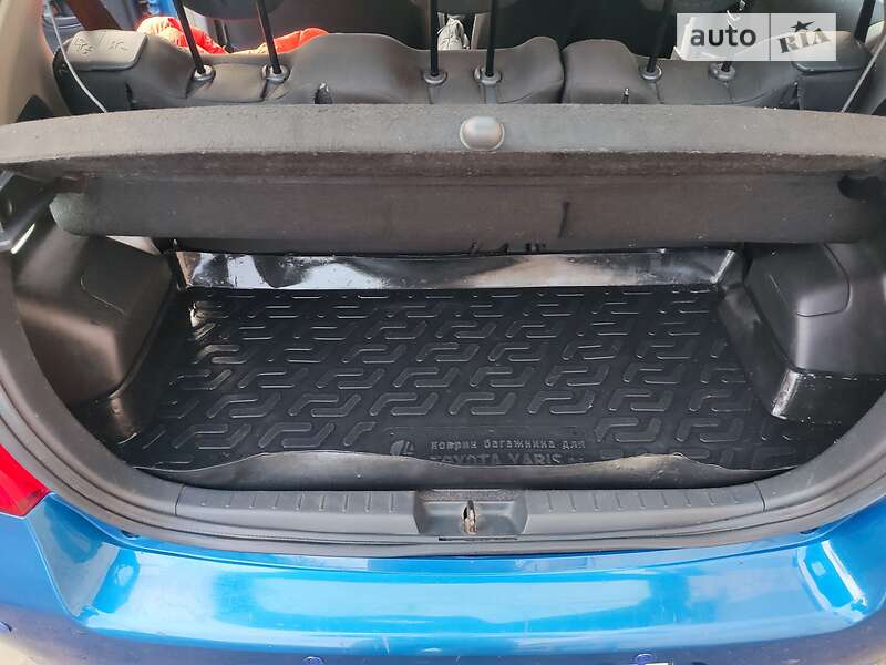 Хэтчбек Toyota Yaris 2006 в Днепре