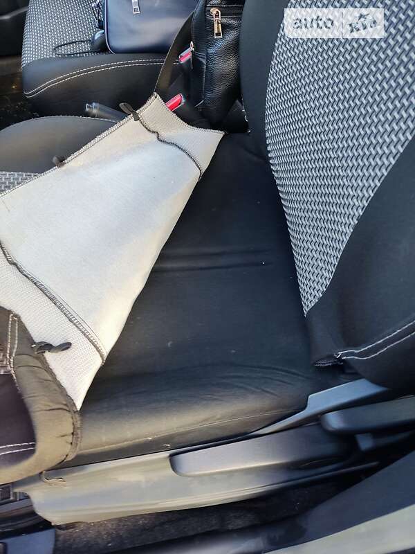 Хэтчбек Toyota Yaris 2006 в Днепре