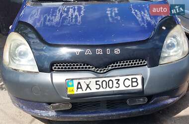 Хэтчбек Toyota Yaris 1999 в 