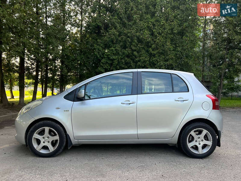 Хетчбек Toyota Yaris 2008 в Львові