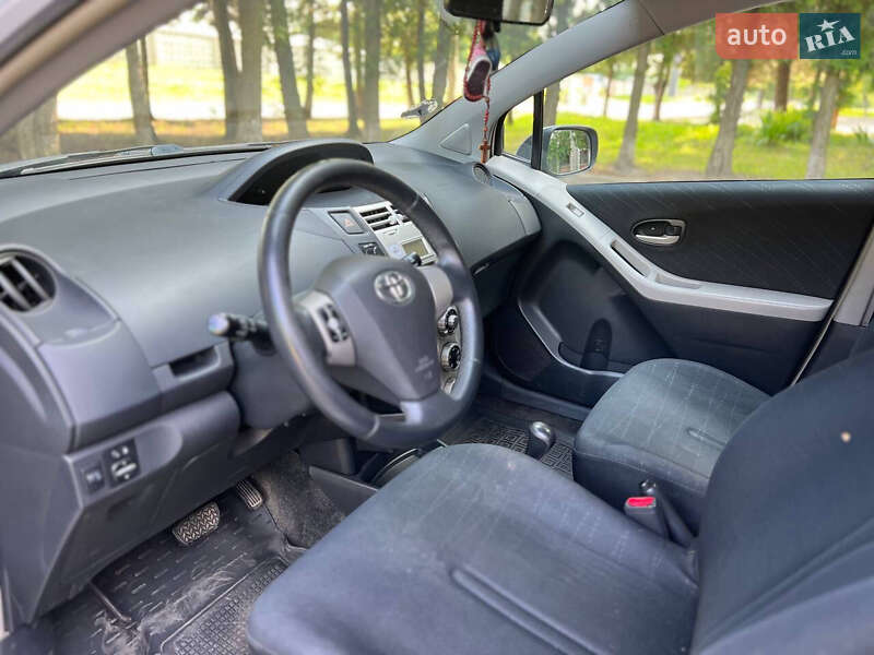 Хетчбек Toyota Yaris 2008 в Львові