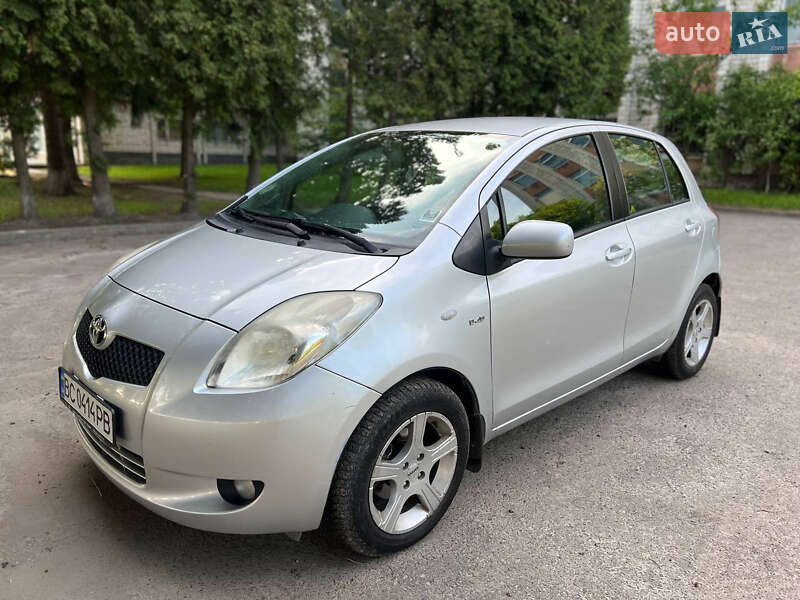Хетчбек Toyota Yaris 2008 в Львові