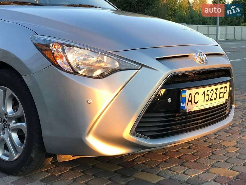 Седан Toyota Yaris 2017 в Луцке