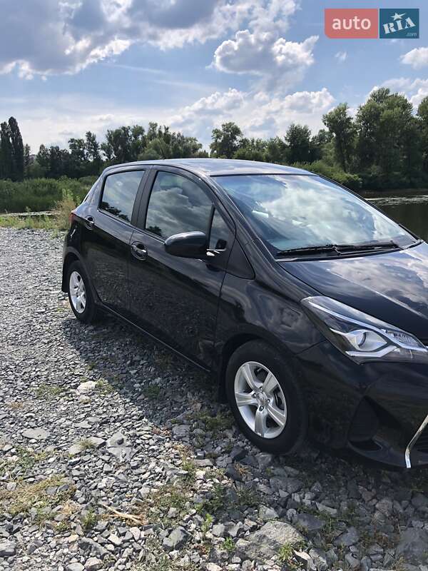 Хэтчбек Toyota Yaris 2015 в Кременчуге фото 8 Хэтчбек Toyota Yaris 2015 в Кременчуге