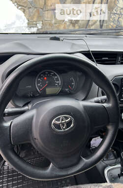 Хэтчбек Toyota Yaris 2014 в Яремче