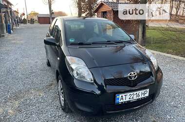 Хетчбек Toyota Yaris 2011 в Радивиліві