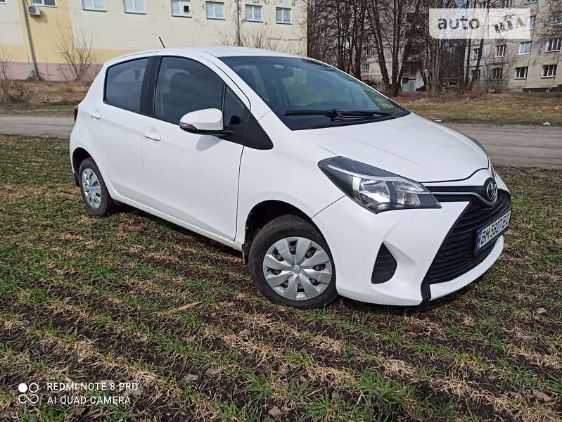 Хэтчбек Toyota Yaris 2016 в Сумах