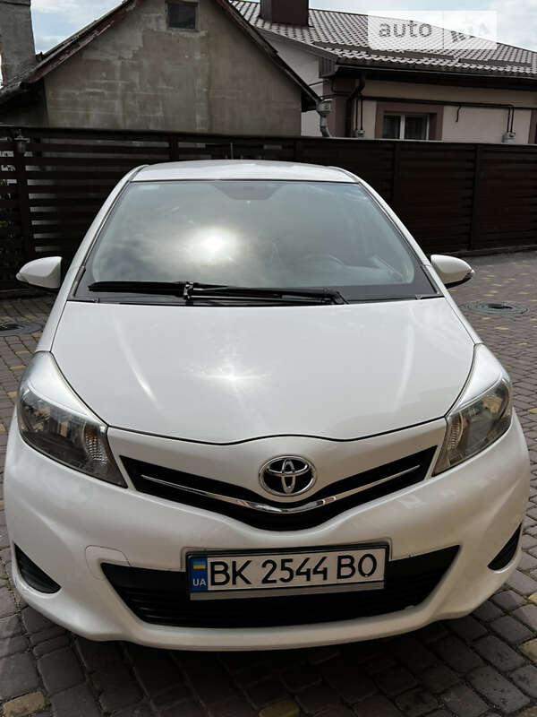 Хэтчбек Toyota Yaris 2013 в Ровно