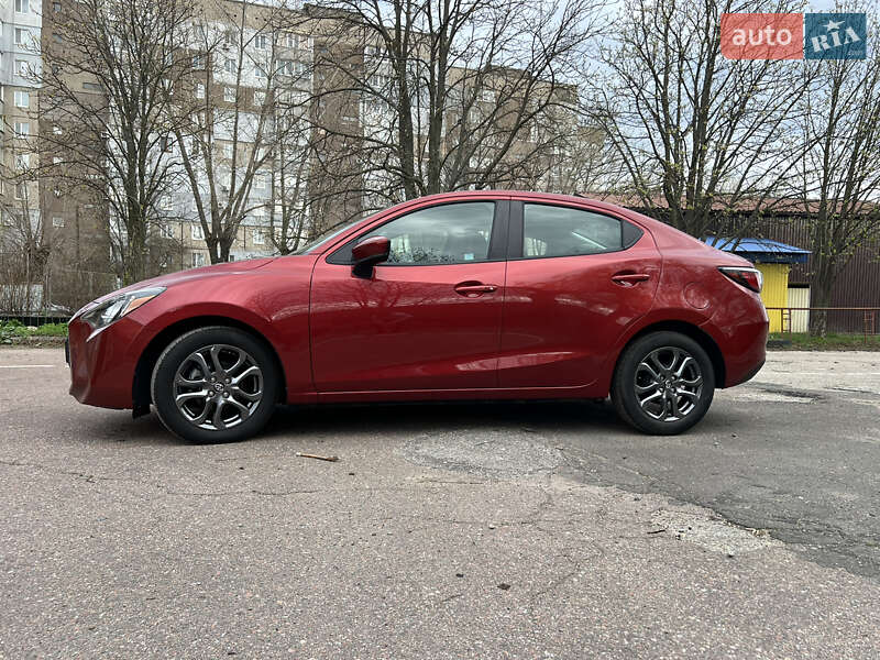 Седан Toyota Yaris 2019 в Кропивницком