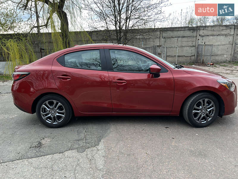 Седан Toyota Yaris 2019 в Кропивницком