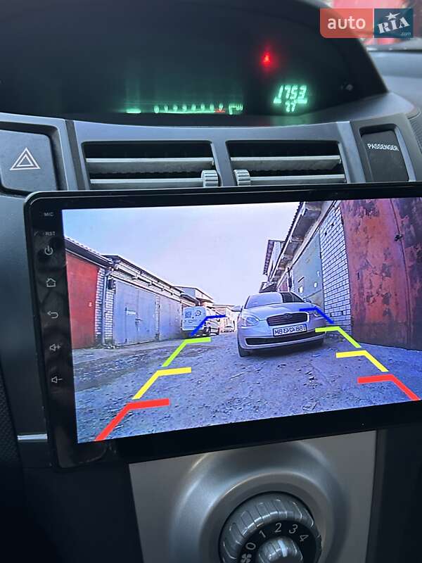 Хэтчбек Toyota Yaris 2007 в Днепре