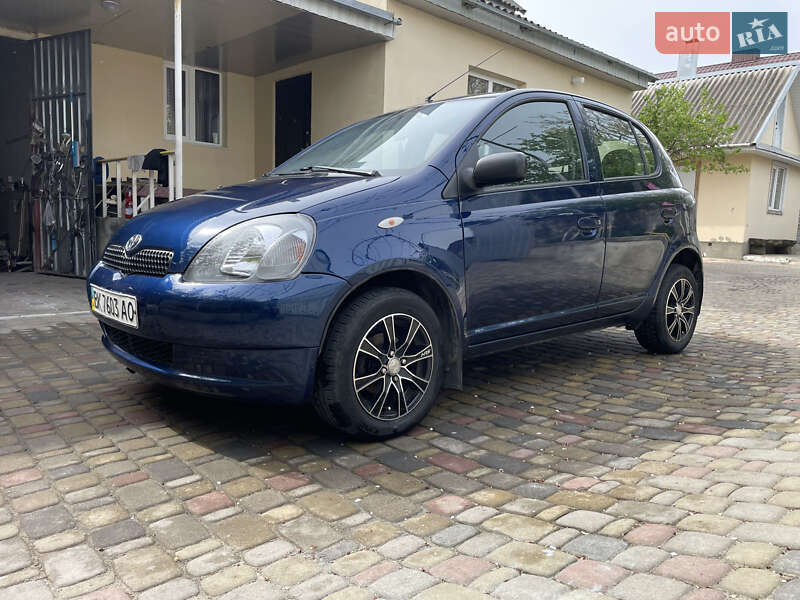 Хэтчбек Toyota Yaris 2003 в Ровно