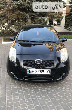 Хэтчбек Toyota Yaris 2008 в Одессе