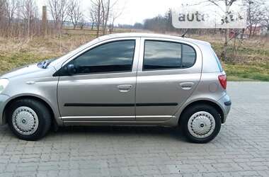 Хэтчбек Toyota Yaris 2003 в Стрые