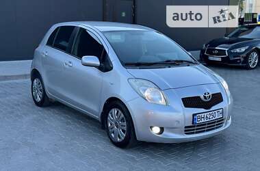 Хэтчбек Toyota Yaris 2008 в Одессе