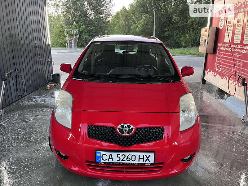 Хэтчбек Toyota Yaris 2007 в Черкассах