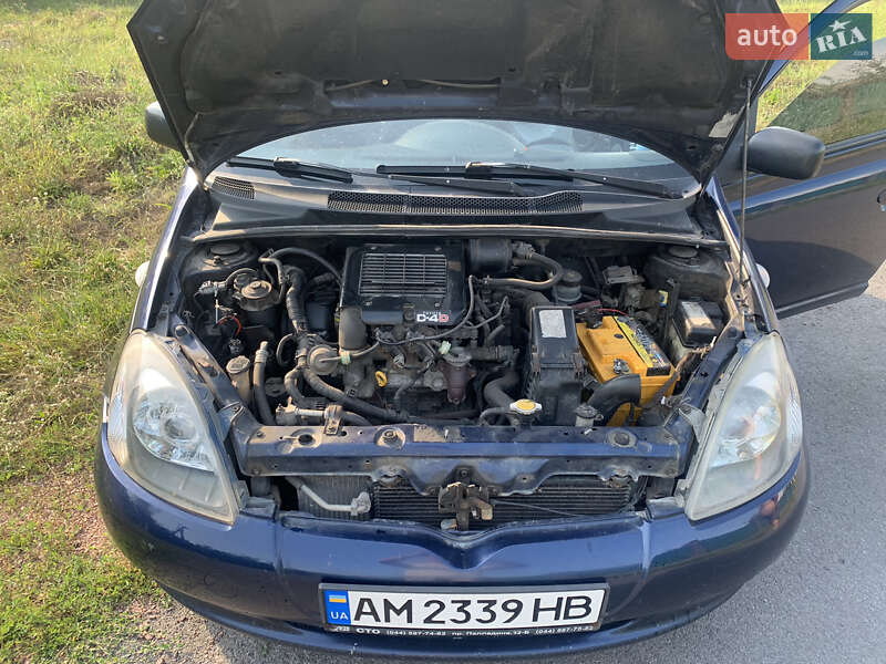 Хэтчбек Toyota Yaris 2002 в Житомире