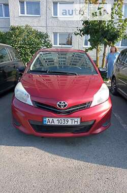 Хетчбек Toyota Yaris 2013 в Києві