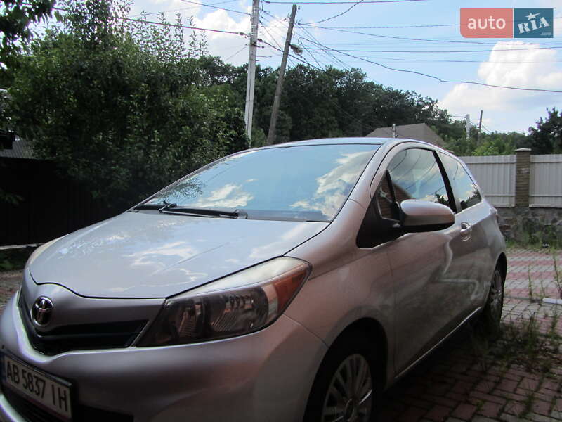 Хэтчбек Toyota Yaris 2013 в Немирове