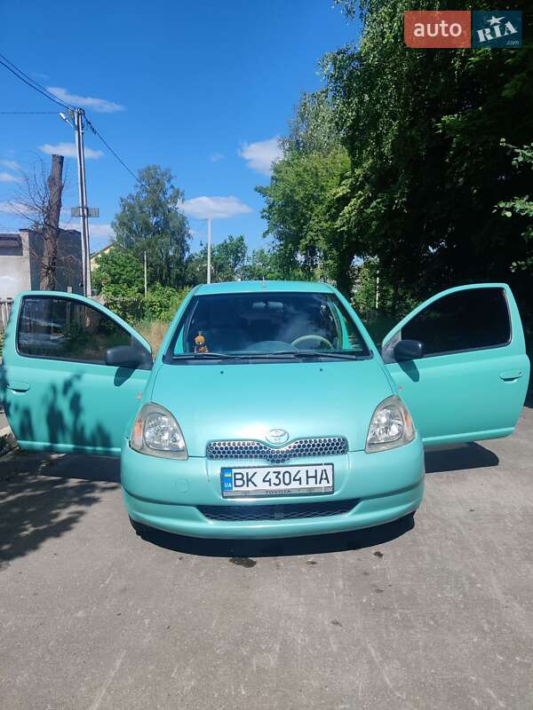 Toyota Yaris 2000