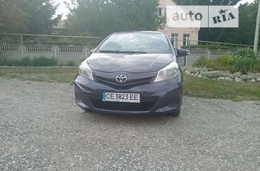 Хэтчбек Toyota Yaris 2012 в Черновцах